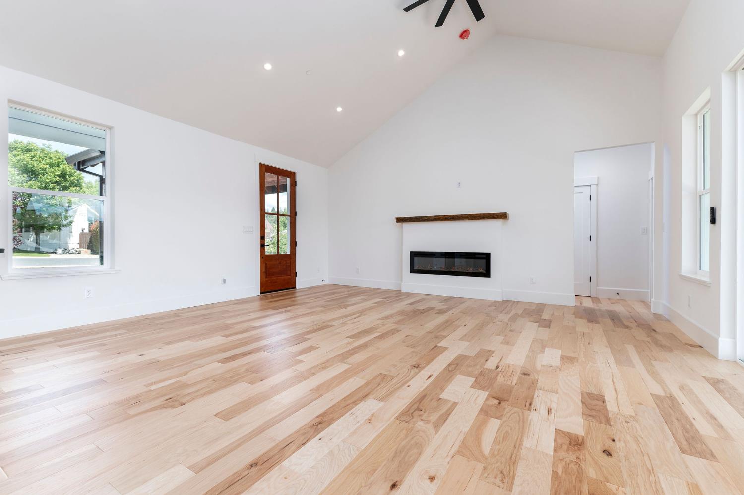 358 Oak Tree Circle Murphys, CA 95247 - Photo 6 of 70