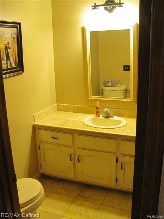 357 Shellbourne Drive Rochester, MI 48309 - Photo 7 of 26 PowderRm.JPG