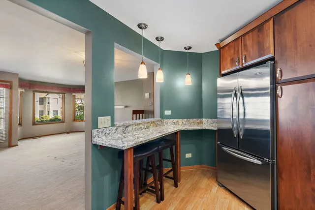 $2,700 | 1871 Fox Run Drive, Unit A, Elk Grove Village, IL 60007