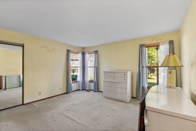 $2,700 | 1871 Fox Run Drive, Unit A, Elk Grove Village, IL 60007