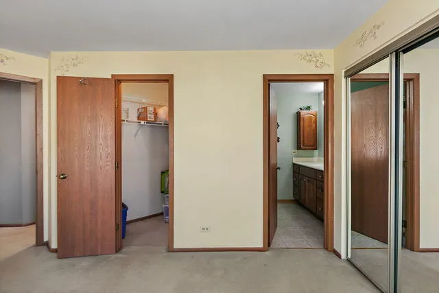 $2,700 | 1871 Fox Run Drive, Unit A, Elk Grove Village, IL 60007