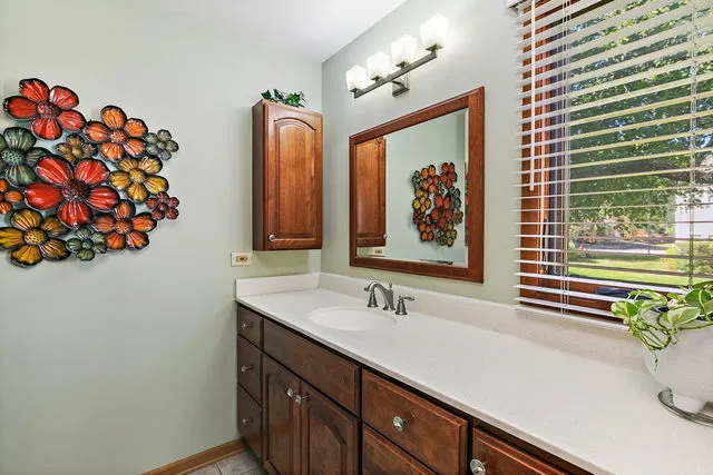 $2,700 | 1871 Fox Run Drive, Unit A, Elk Grove Village, IL 60007