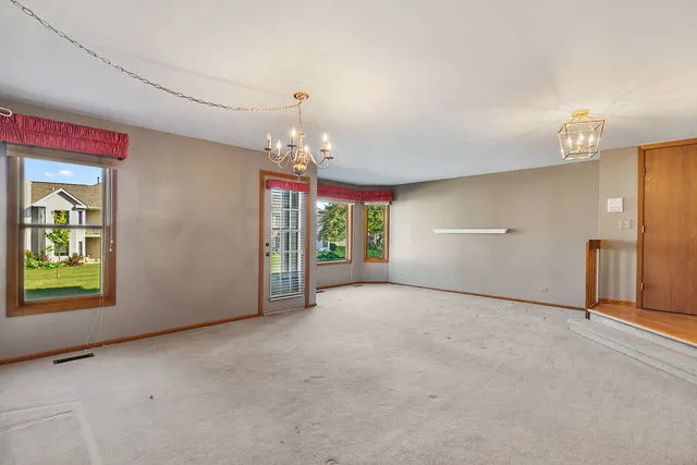 $2,700 | 1871 Fox Run Drive, Unit A, Elk Grove Village, IL 60007