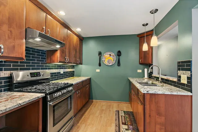 $2,700 | 1871 Fox Run Drive, Unit A, Elk Grove Village, IL 60007