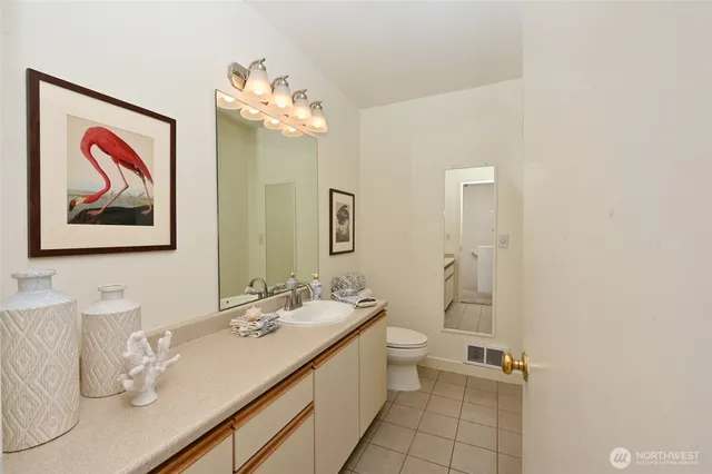 $475,000 | 2827 Franklin Avenue East, Unit N9, Seattle, WA 98102