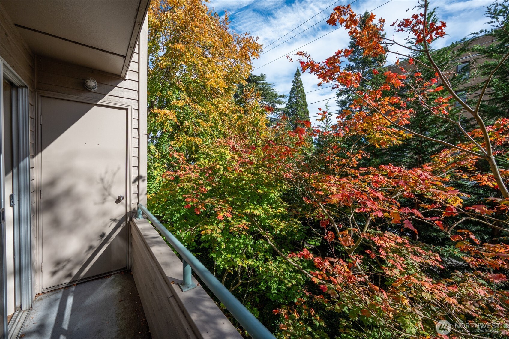 2827 Franklin Avenue East, Unit N9 Seattle, WA 98102 - Photo 23 of 23 a view of balcony