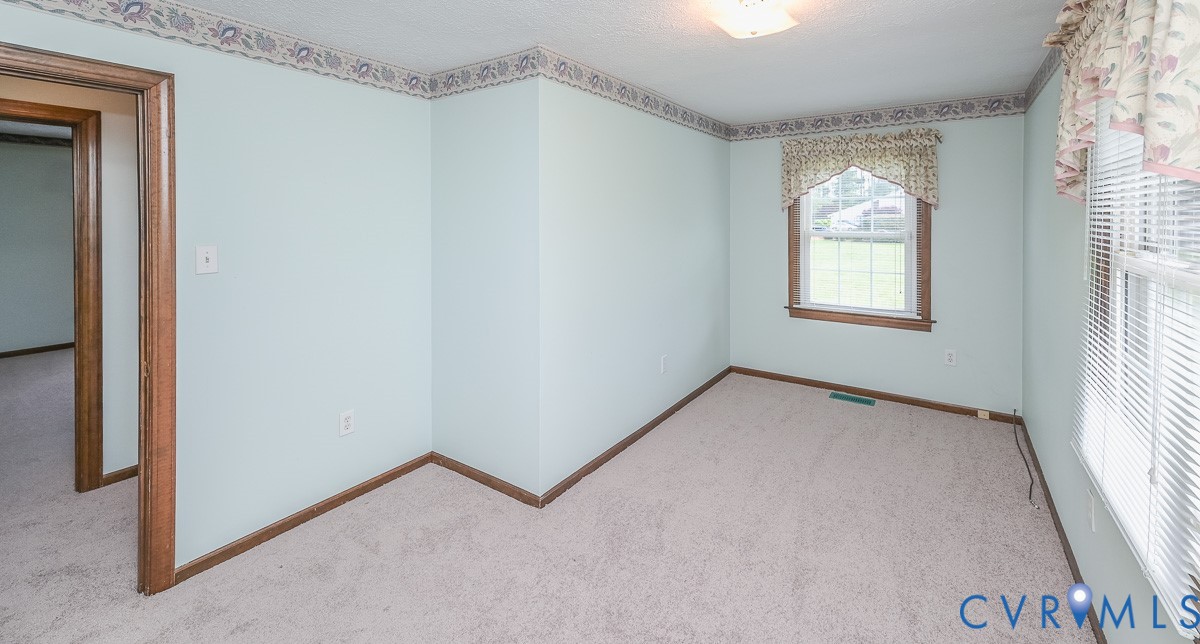 7641 Elko Road Sandston, VA 23150 - Photo 20 of 35