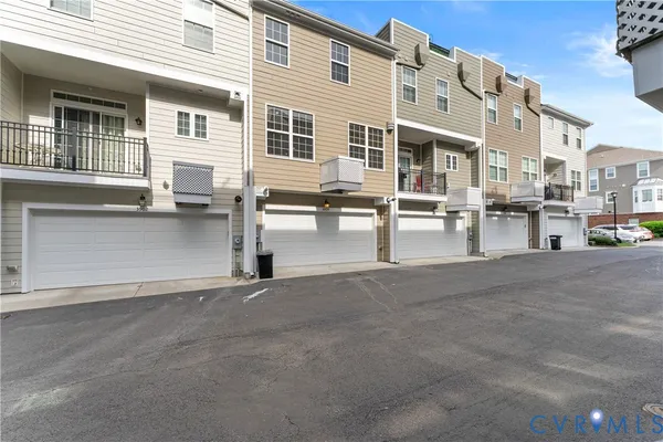 $3,200 | 3904 Village Townes Walk, Glen Allen, VA 23060