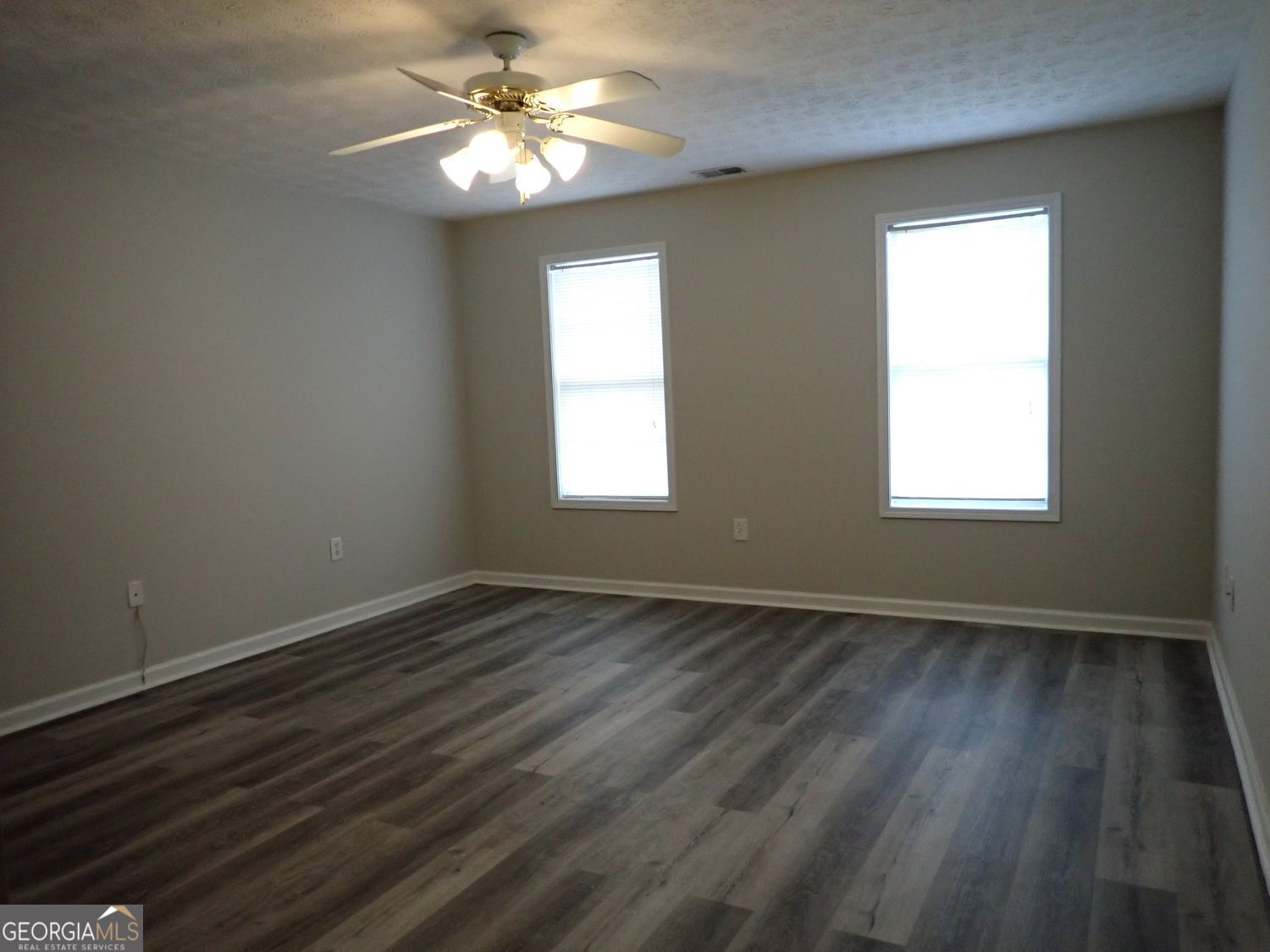 827 Sinclair Way Jonesboro, GA 30238 - Photo 18 of 39 10405109_15.jpg