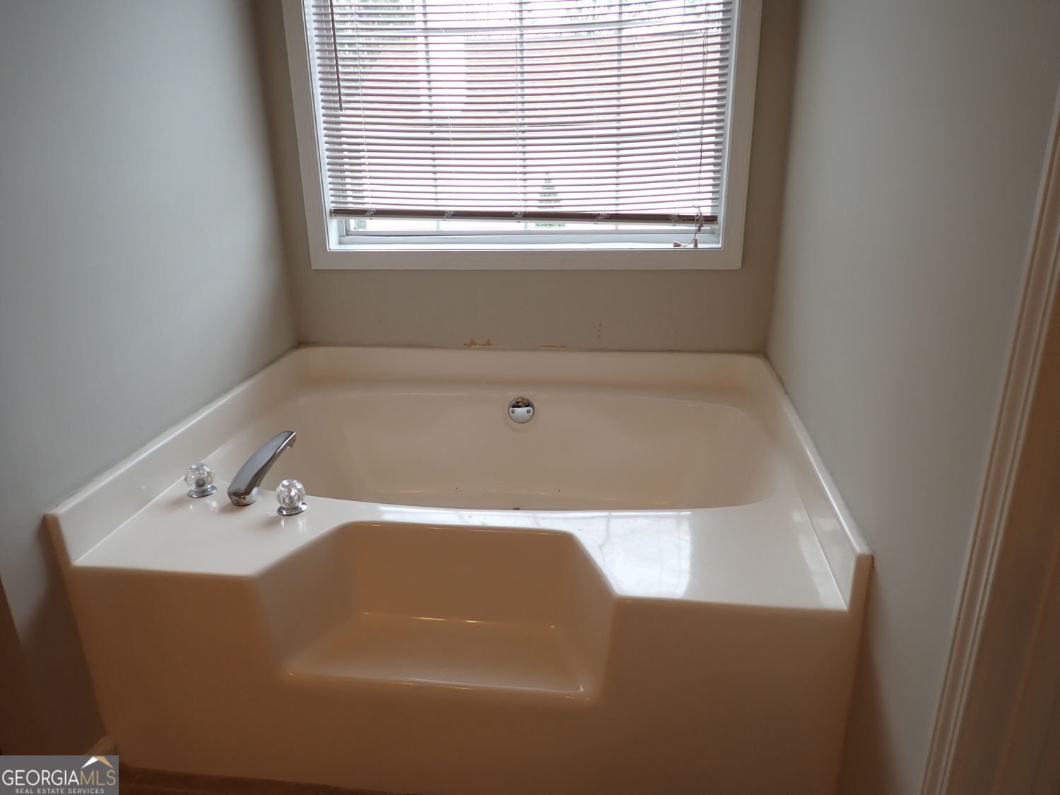 827 Sinclair Way Jonesboro, GA 30238 - Photo 25 of 39 10405109_18.jpg