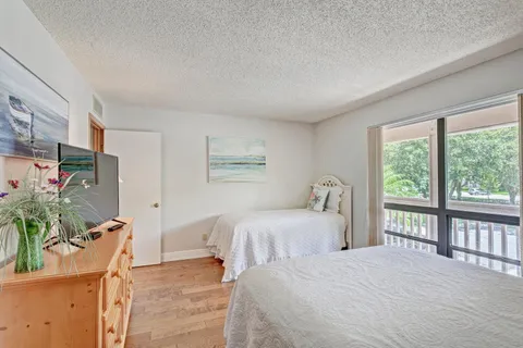 $375,000 | 130 Bracken Wood Road, Palm Beach Gardens, FL 33418