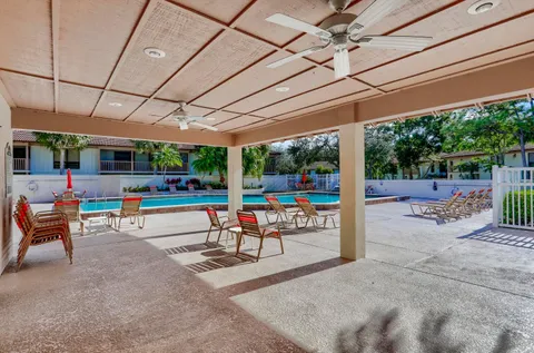 $375,000 | 130 Bracken Wood Road, Palm Beach Gardens, FL 33418