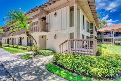 $375,000 | 130 Bracken Wood Road, Palm Beach Gardens, FL 33418