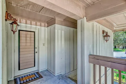 $375,000 | 130 Bracken Wood Road, Palm Beach Gardens, FL 33418