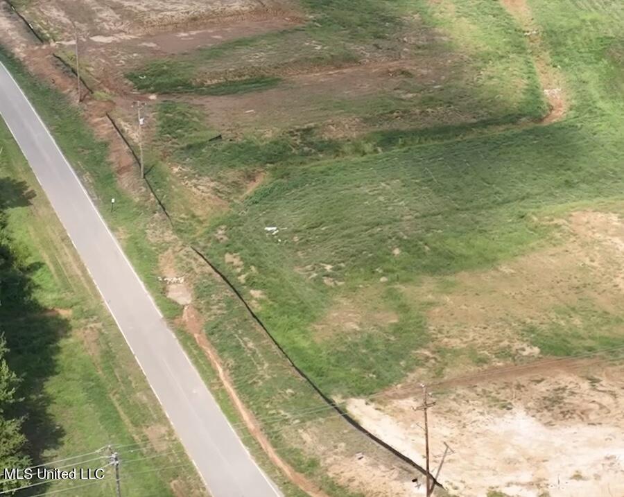 51EA3971-3226-4EFD-94A2-DD88B08C1B80