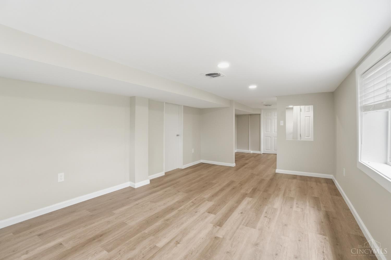 9808 Daly Road Cincinnati, OH 45231 - Photo 25 of 39