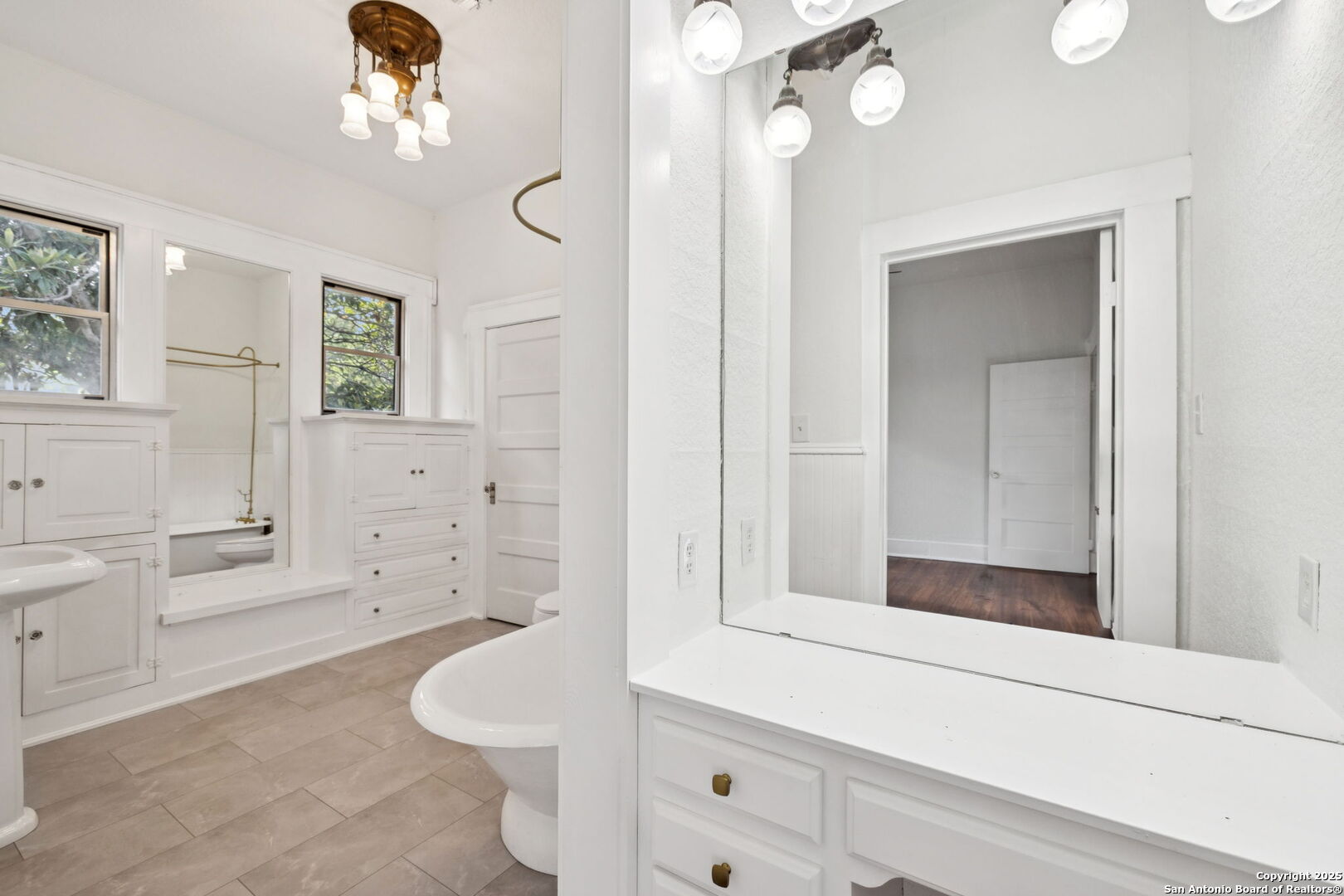 233 May Street Castroville, TX 78009 - Photo 13 of 18