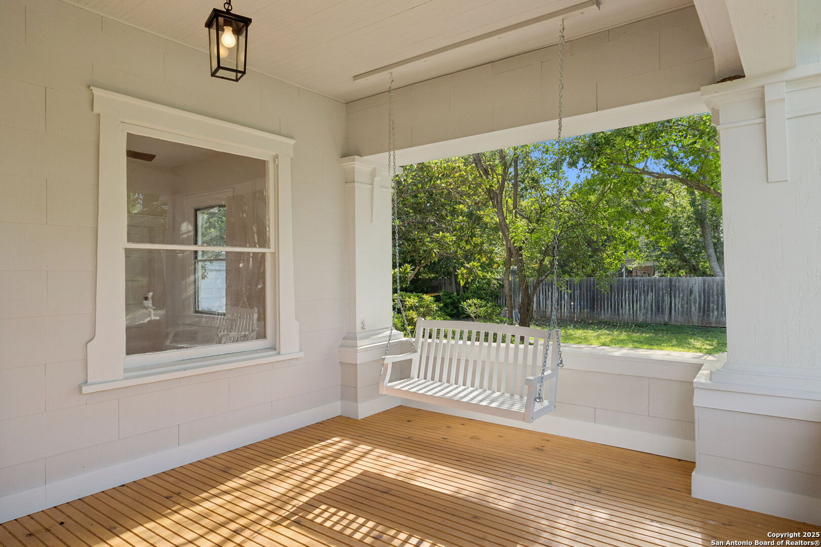 233 May Street Castroville, TX 78009 - Photo 2 of 18