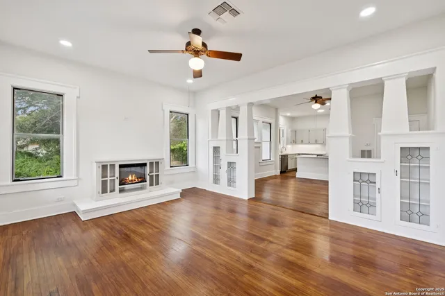 $2,200 | 233 May Street, Castroville, TX 78009