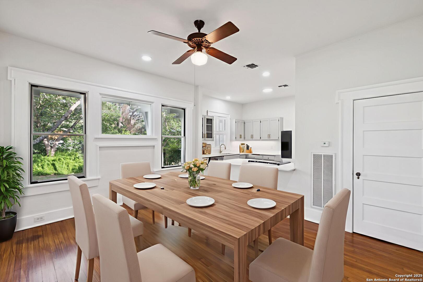 233 May Street Castroville, TX 78009 - Photo 6 of 18