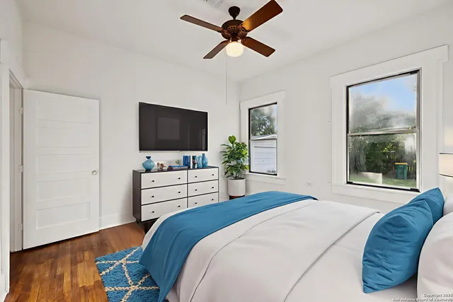 $2,200 | 233 May Street, Castroville, TX 78009