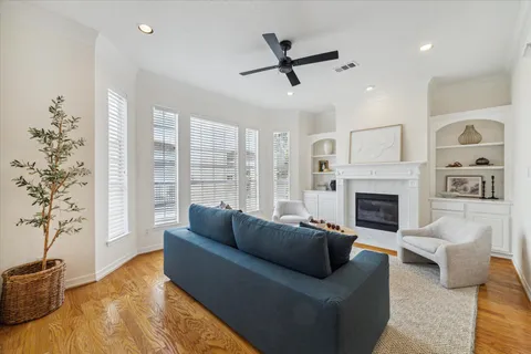 $485,000 | 909 Reinicke Street, Houston, TX 77007