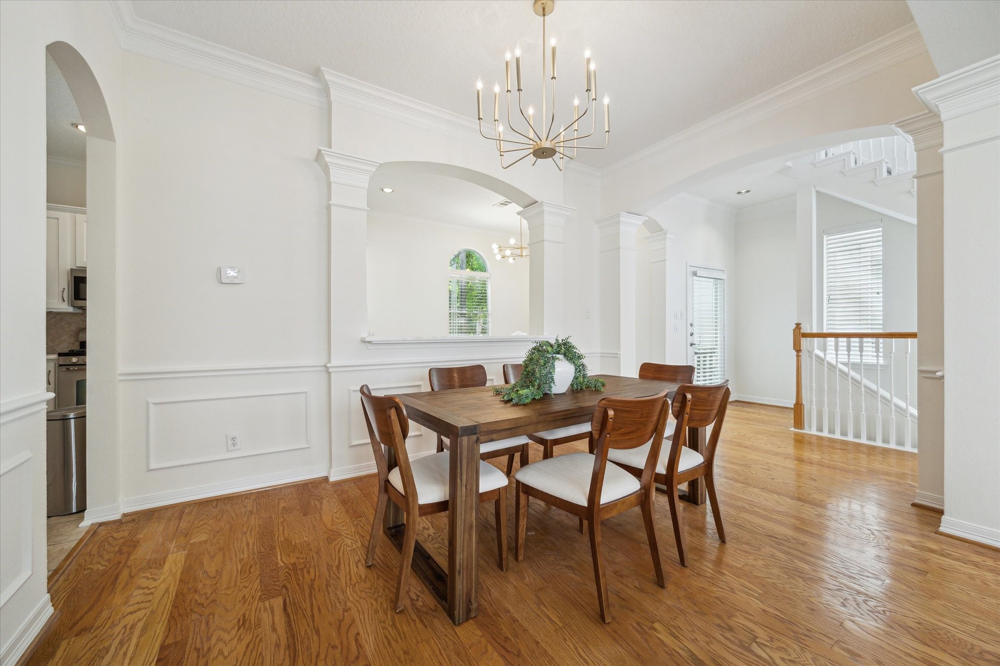 909 Reinicke Street Houston, TX 77007 - Photo 6 of 19 Another view of the Dining room.