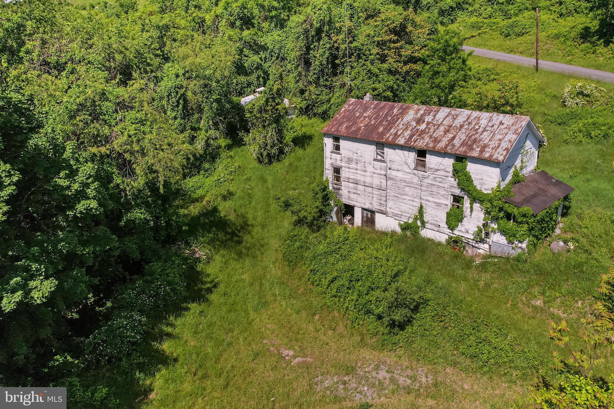14600 Williams Road Southeast Cumberland, MD 21502 - Photo 7 of 108 a view of a backyard