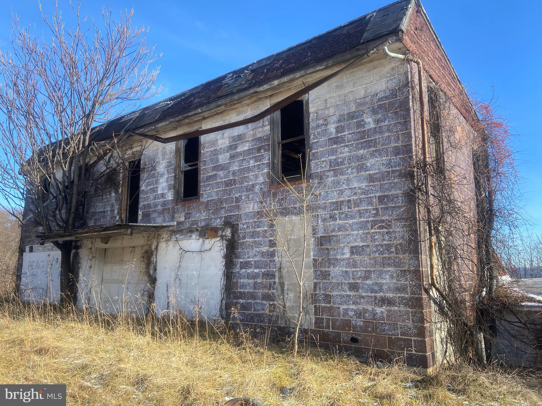 14600 Williams Road Southeast Cumberland, MD 21502 - Photo 76 of 109 a brick building with a door