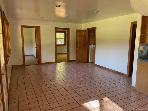 $2,200 | Undisclosed Address, Stone Ridge, NY 12484