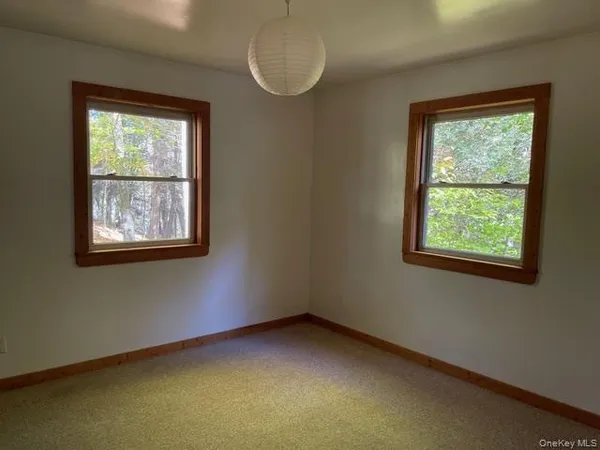 $2,200 | Undisclosed Address, Stone Ridge, NY 12484