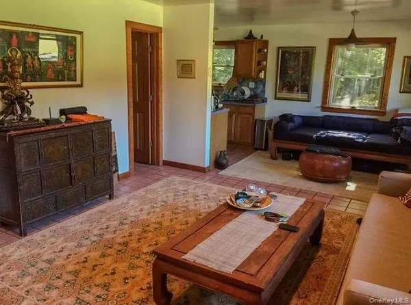 $2,200 | Undisclosed Address, Stone Ridge, NY 12484