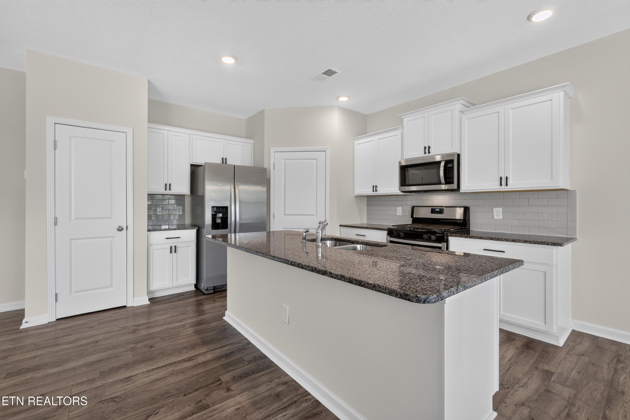 190 Ibis Loop Oak Ridge, TN 37830 - Photo 8 of 46 Gallery Image 8