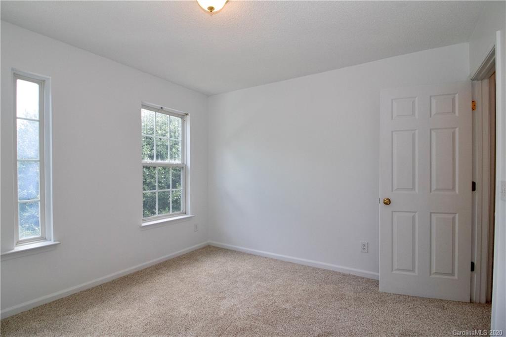 5522 Haybridge Road Charlotte, NC 28269 - Photo 27 of 35 Gallery Image 27