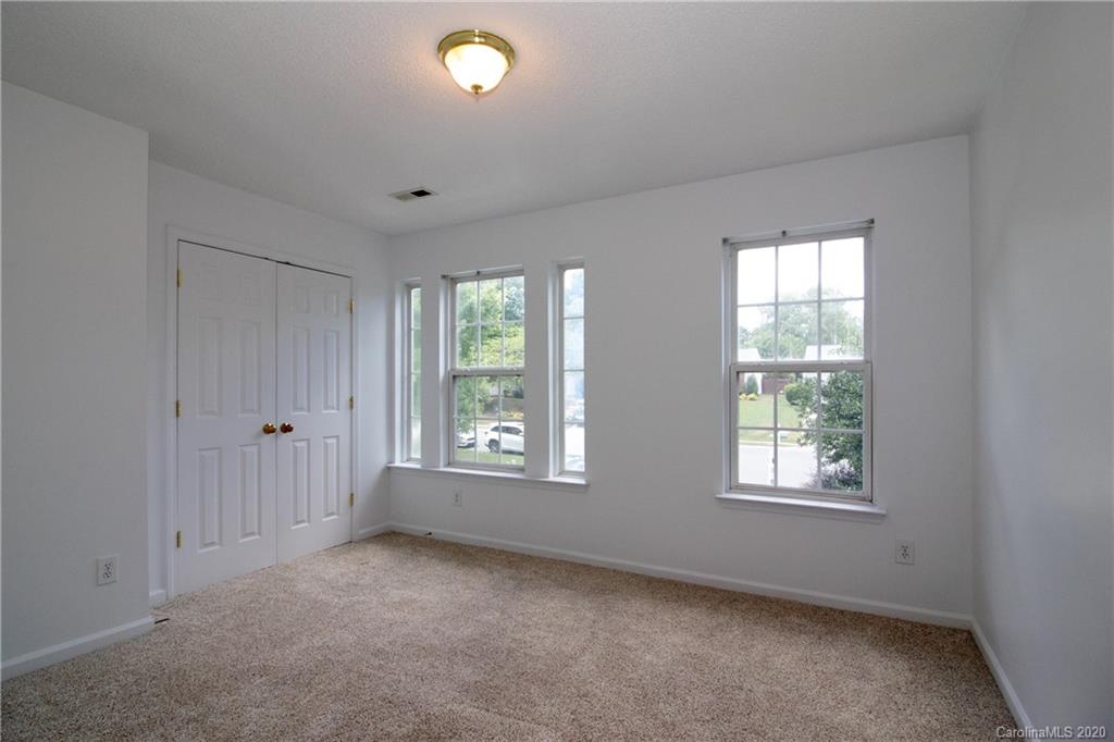 5522 Haybridge Road Charlotte, NC 28269 - Photo 28 of 35 Gallery Image 28