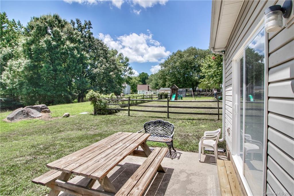 5522 Haybridge Road Charlotte, NC 28269 - Photo 30 of 35 Gallery Image 30