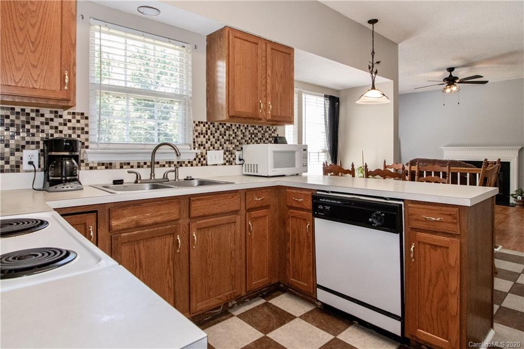 5522 Haybridge Road Charlotte, NC 28269 - Photo 8 of 35 Gallery Image 8
