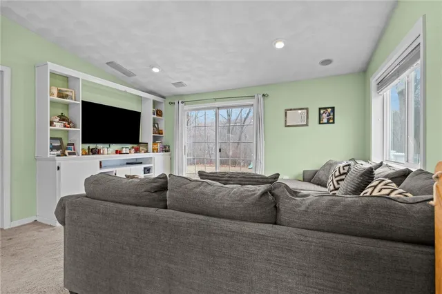 $489,900 | 33 New York Avenue, Cumberland, RI 02864