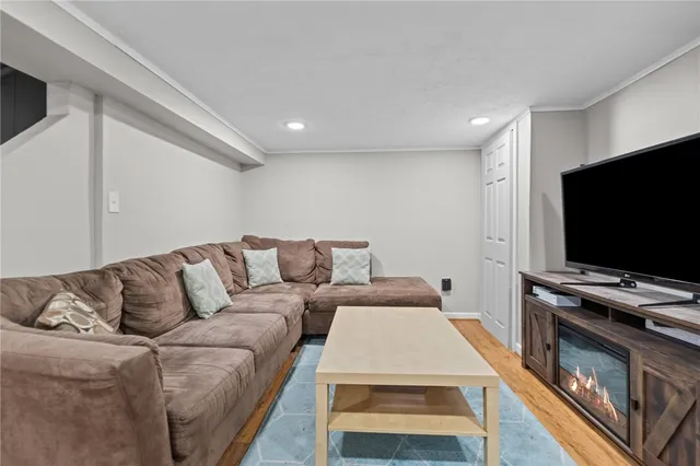 $489,900 | 33 New York Avenue, Cumberland, RI 02864