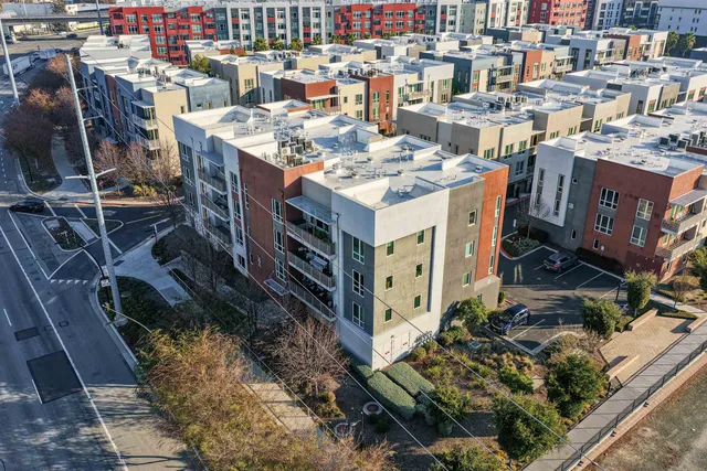 $1,090,000 | 430 Montague Expressway, Unit 20, Milpitas, CA 95035