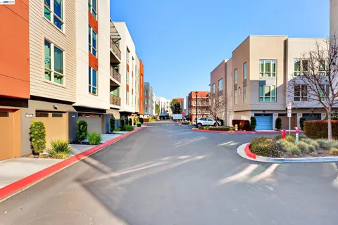 $999,900 | 430 Montague Expressway, Unit 20, Milpitas, CA 95035