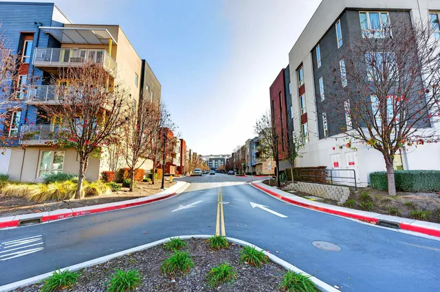 $1,090,000 | 430 Montague Expressway, Unit 20, Milpitas, CA 95035