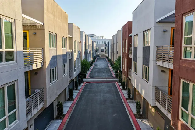 $1,090,000 | 430 Montague Expressway, Unit 20, Milpitas, CA 95035