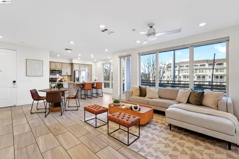 $999,900 | 430 Montague Expressway, Unit 20, Milpitas, CA 95035