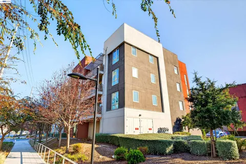 $999,900 | 430 Montague Expressway, Unit 20, Milpitas, CA 95035