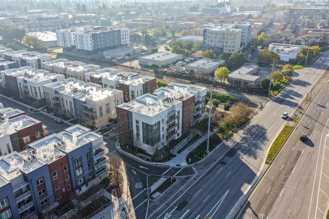 $1,090,000 | 430 Montague Expressway, Unit 20, Milpitas, CA 95035