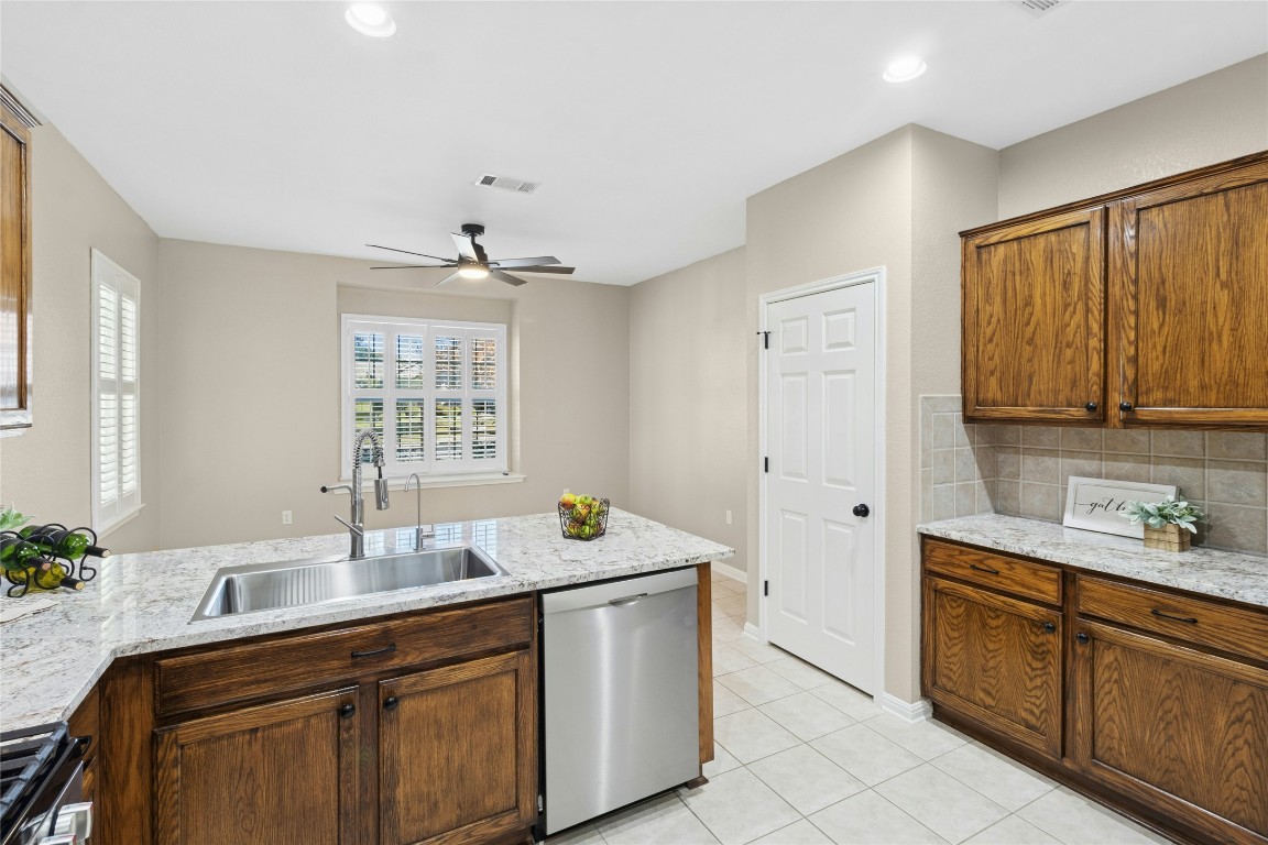 110 Crosby Street Georgetown, TX 78633 - Photo 10 of 40