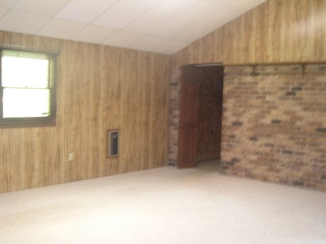 910 Old Liberty Road Easley, SC 29640 - Photo 4 of 9
