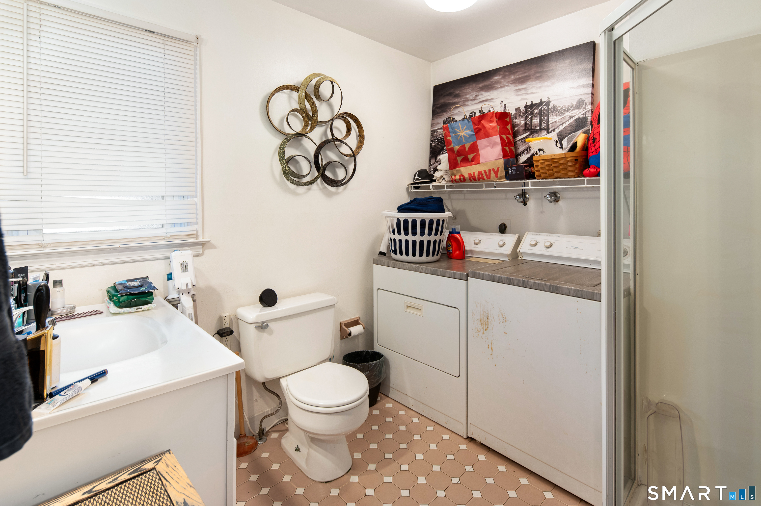 760 Hope Street Stamford, CT 06907 - Photo 22 of 38 a very nice looking room with a lot of stuff