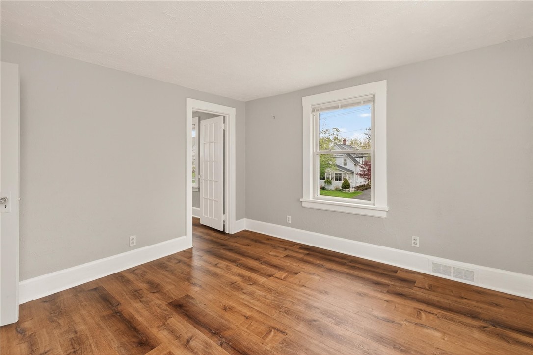 126 West Avenue East Rochester, NY 14445 - Photo 20 of 34